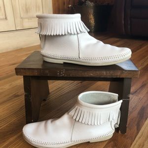 White Minnetonka moccasin booties